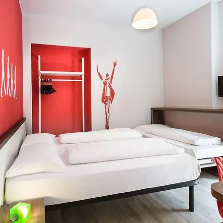 Hotel Nologo *