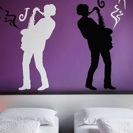 Nologo Otel Cenova