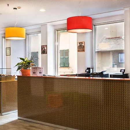Hotel Nologo *