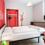 Hotel Nologo *