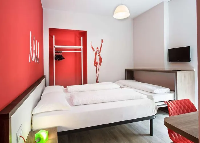 Hotel Nologo *